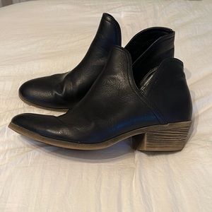 Women’s size 10 black ankle boots low-heel Faded Glory